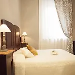 La Colonna Historic Centre 3* Lucca