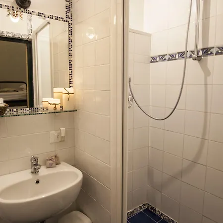 La Colonna Historic Centre 3* Lukka