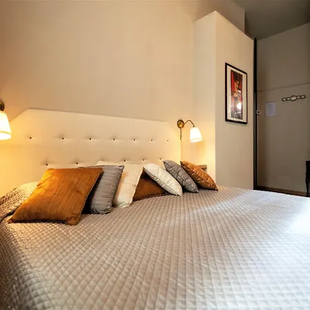 Pensjonat La Colonna Historic Centre 3*