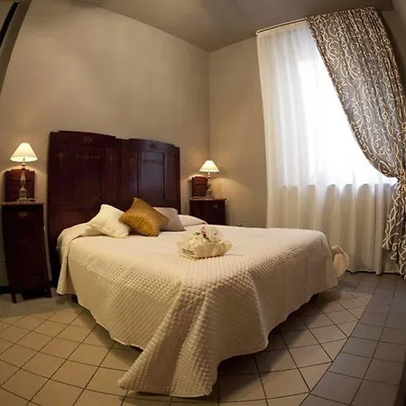 La Colonna Historic Centre 3* Lucca