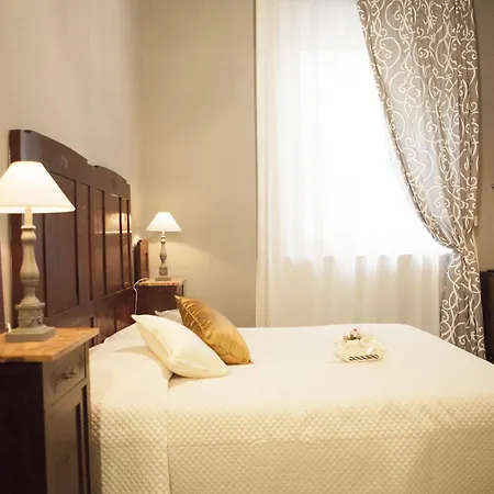 La Colonna Historic Centre 3* Lucca