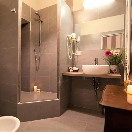 Konukevi La Colonna Historic Centre 3*