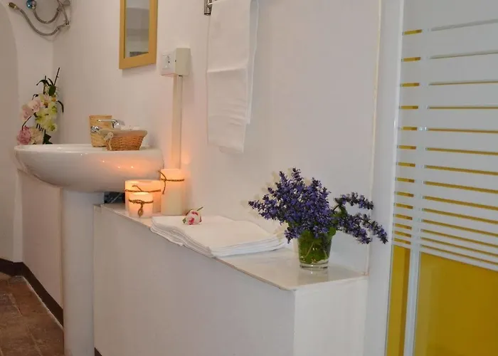 La Colonna Historic Centre